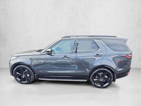 Used 2025 Land Rover Discovery Dynamic SE image 8