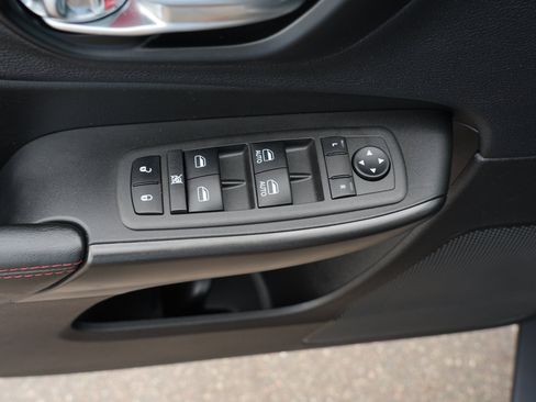 Used 2022 Jeep Cherokee Trailhawk w/ Sun, Sound & Nav Group AWD/4WD image 16