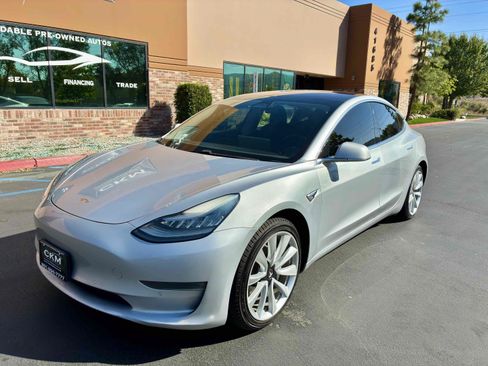 Used 2018 Tesla Model 3 Long Range RWD image 4