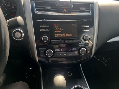 Used 2013 Nissan Altima 2.5 SV FWD image 21