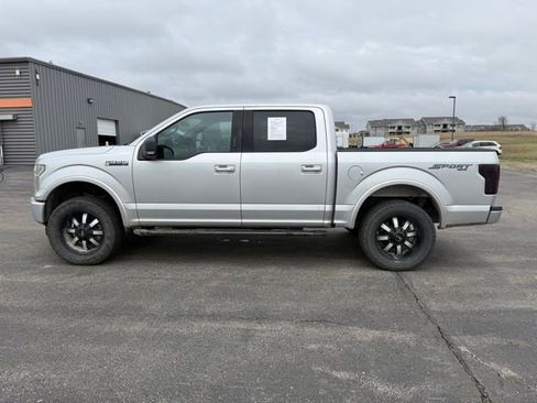 Used 2017 Ford F150 XLT w/ Equipment Group 302A Luxury image 4