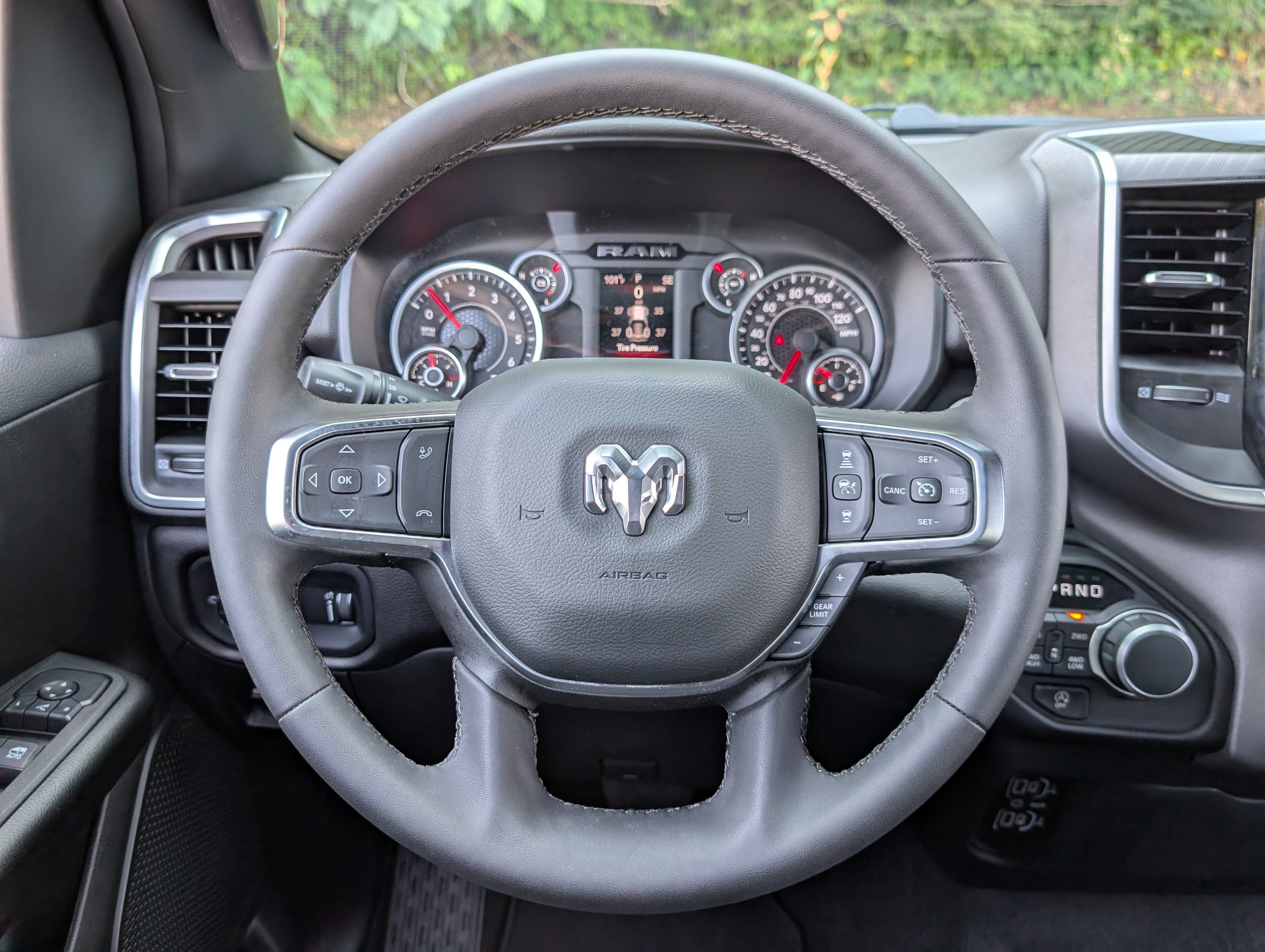 Used 2025 RAM 1500 Big Horn AWD/4WD image 23