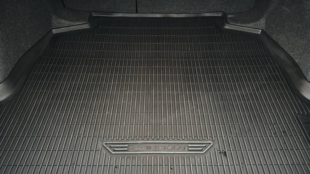 Used 2025 Toyota Corolla SE FWD image 32