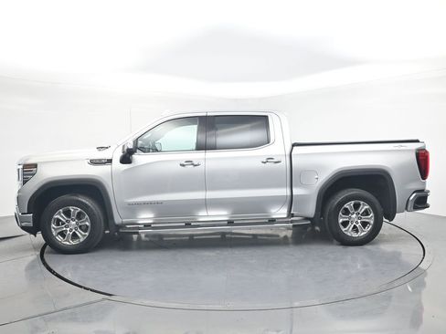Used 2022 GMC Sierra 1500 SLT image 3