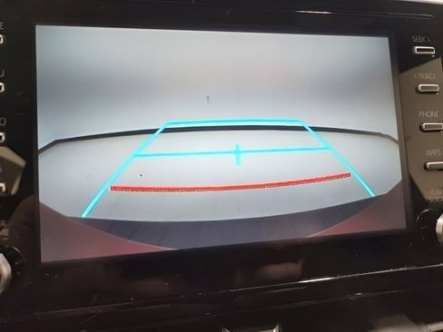 Used 2019 Toyota Corolla SE image 3