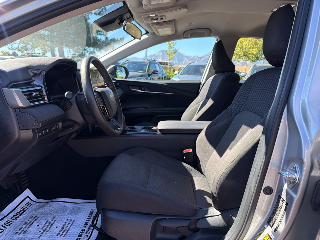 Used 2025 Toyota Camry LE FWD image 25