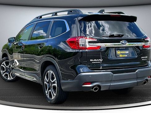 Used 2023 Subaru Ascent Limited w/ Technology Package AWD/4WD image 4