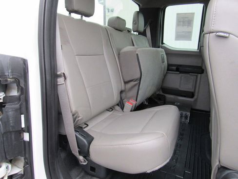 Used 2017 Ford F450 XL w/ Power Equipment Group image 15