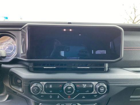 Used 2024 Jeep Wrangler Rubicon image 26