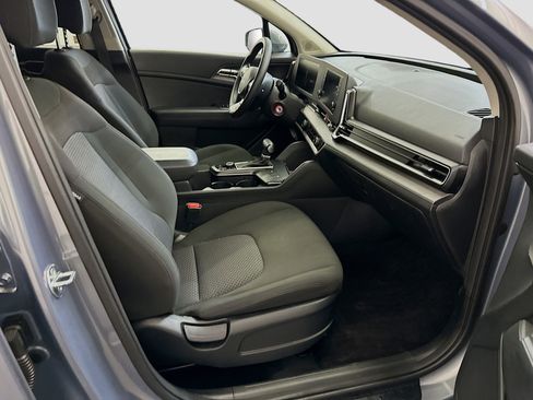 Used 2025 Kia Sportage LX image 31