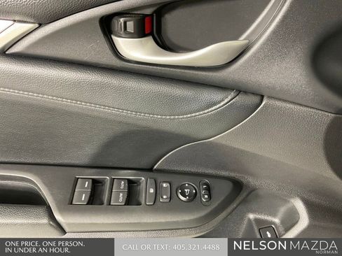 Used 2016 Honda Civic Touring image 18