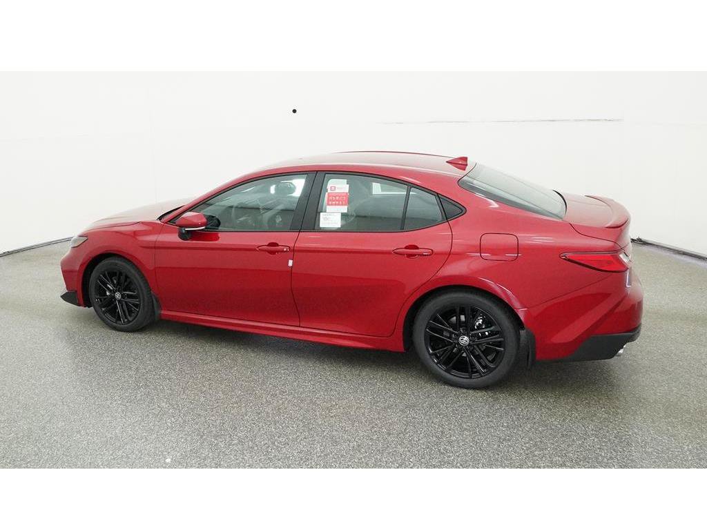 Used 2025 Toyota Camry SE FWD image 6