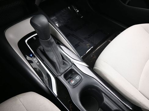 Used 2020 Toyota Corolla LE image 24