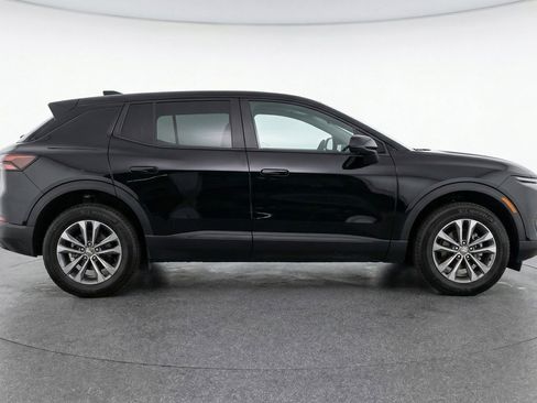 Used 2025 Chevrolet Equinox LT image 11