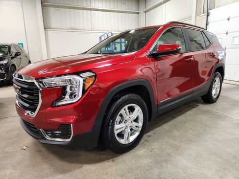 Certified 2024 GMC Terrain SLE w/ Driver Convenience Package image 7