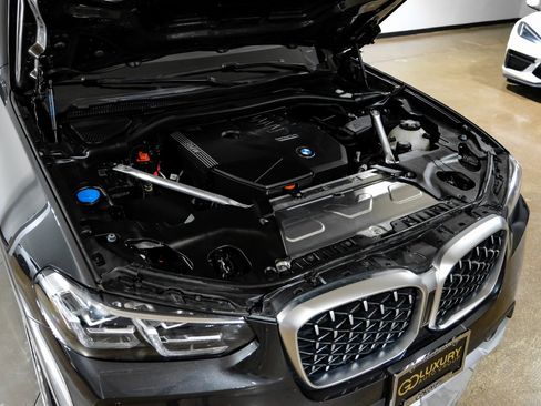 Used 2025 BMW X4 xDrive30i w/ Premium Package image 53