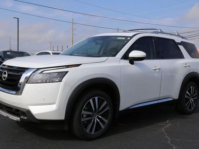 New 2025 Nissan Pathfinder Platinum w/ Cargo Package
