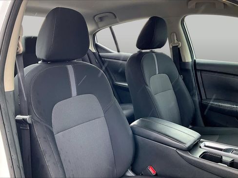 Certified 2024 Nissan Sentra SV FWD image 9