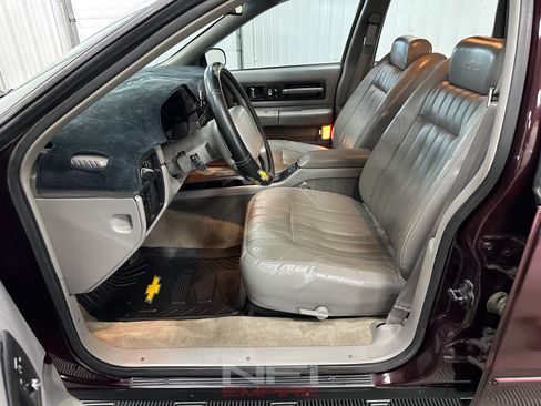 Used 1995 Chevrolet Impala SS RWD image 29