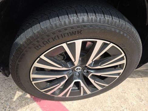 Used 2023 Volvo XC90 T8 Plus AWD/4WD image 10
