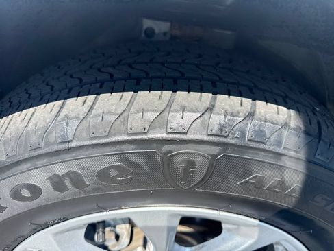 Used 2019 Chevrolet Equinox LT FWD image 25