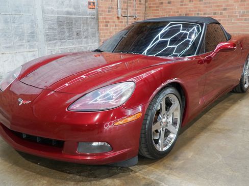 Used 2007 Chevrolet Corvette Coupe w/ Preferred Equipment Group RWD image 21