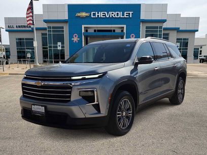 Used 2025 Chevrolet Traverse LT w/ Enhanced Driving Package