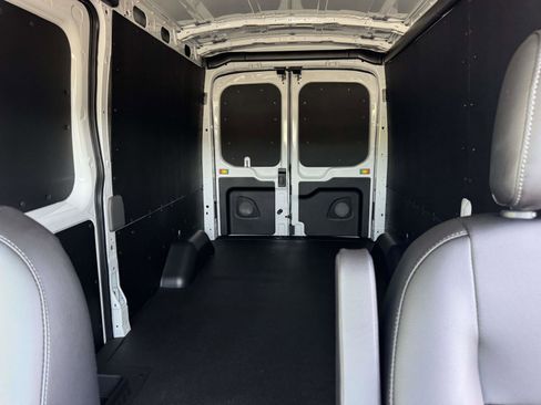 New 2026 Ford Transit 250 148 Medium Roof w/ Load Area Protection Package RWD image 20