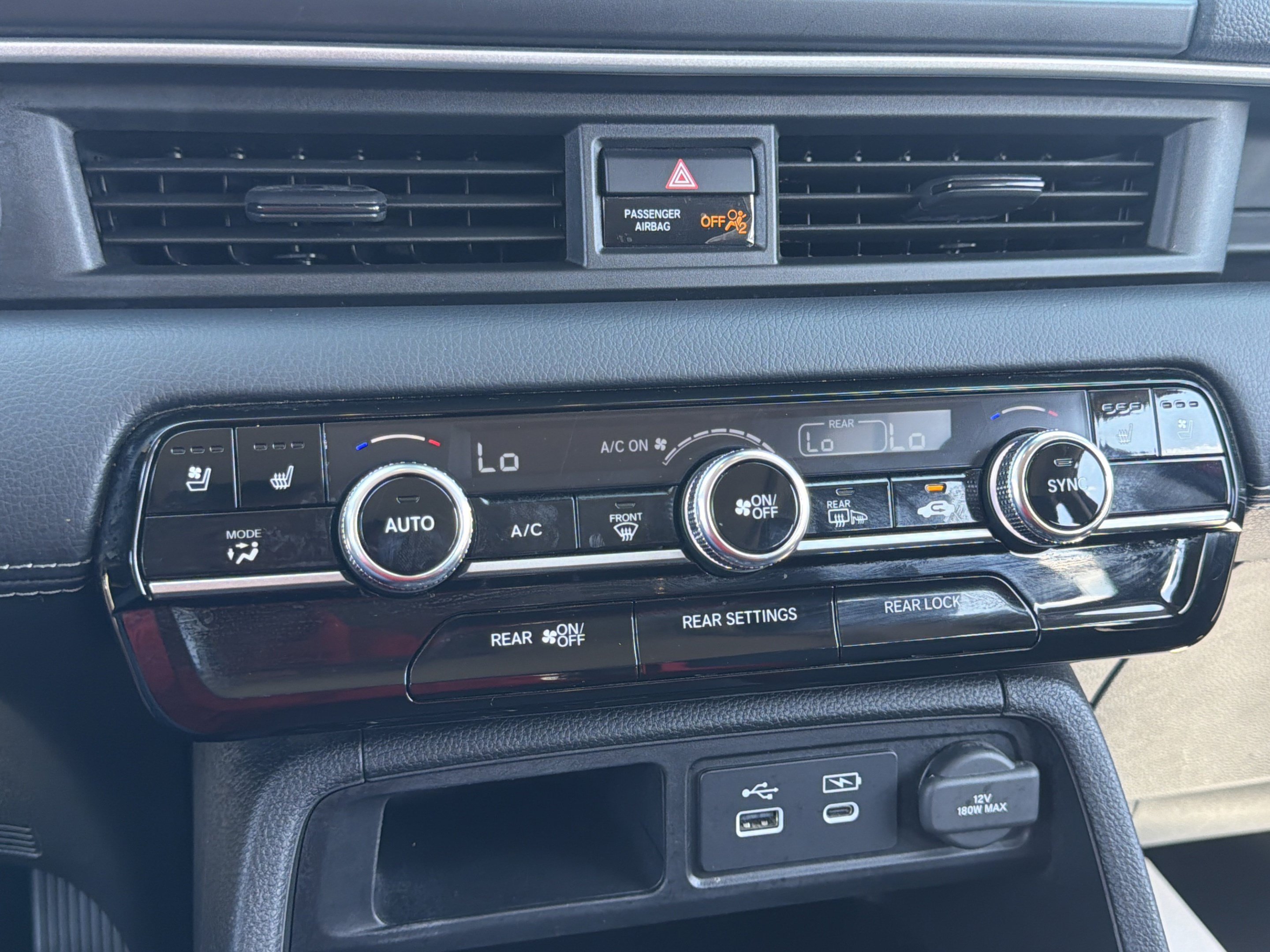 Used 2025 Honda Pilot Elite image 18
