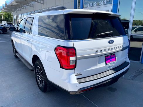 Used 2022 Ford Expedition Max XLT AWD/4WD image 2