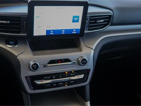 Used 2024 Ford Explorer XLT w/ Equipment Group 202A image 13