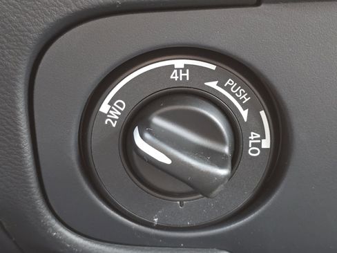 New 2026 Nissan Frontier SV w/ Tow Package image 16