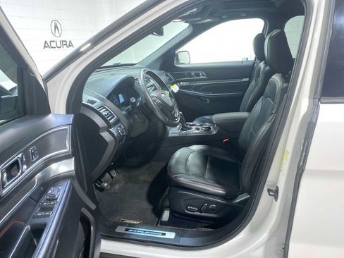 Used 2018 Ford Explorer Sport w/ Equipment Group 401A AWD/4WD image 2