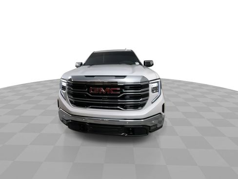 Used 2025 GMC Sierra 1500 SLT w/ SLT Premium Plus Package image 3