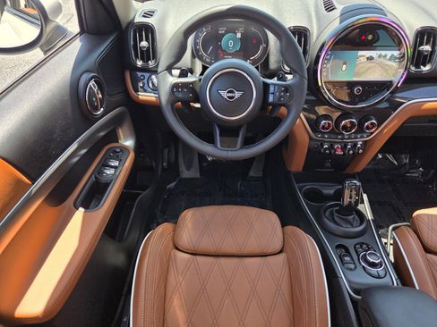 Certified 2024 MINI Cooper Countryman S w/ Signature Upholstery Package FWD image 12