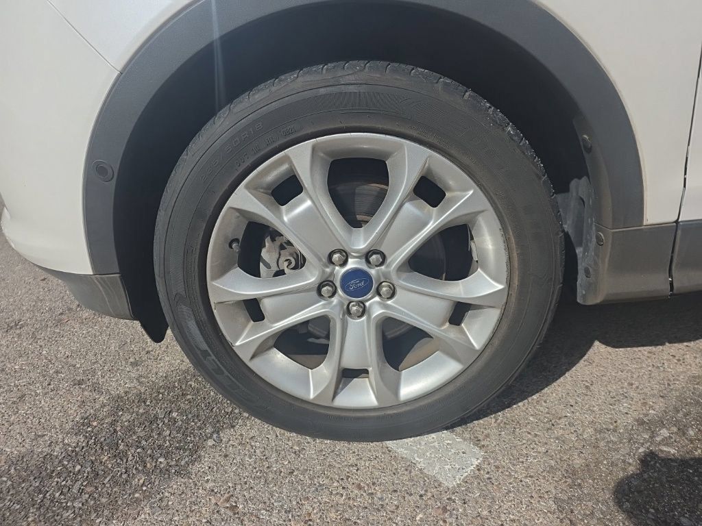 Used 2016 Ford Escape Titanium w/ Equipment Group 301A AWD/4WD image 2