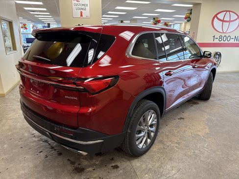 Used 2025 Buick Enclave Preferred image 19