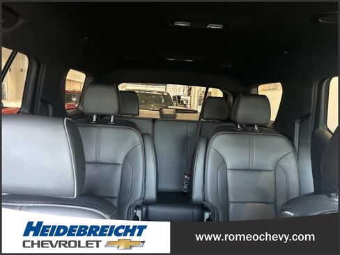 Certified 2023 Chevrolet Traverse RS FWD image 36