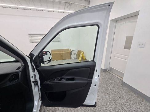 Used 2022 RAM ProMaster City Tradesman FWD image 25