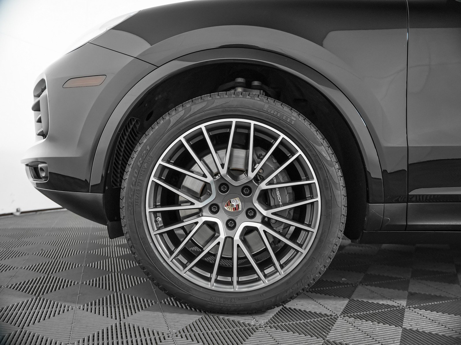 Certified 2023 Porsche Cayenne AWD/4WD image 14
