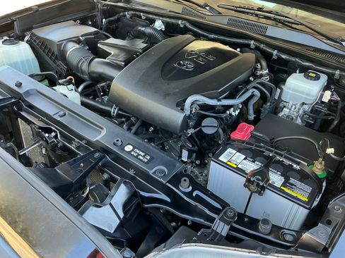 Used 2018 Toyota Tacoma TRD Pro AWD/4WD image 22