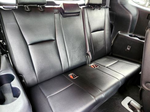 Used 2021 Toyota Highlander XSE image 15