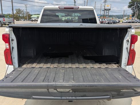 Used 2021 Chevrolet Silverado 1500 RST AWD/4WD image 3