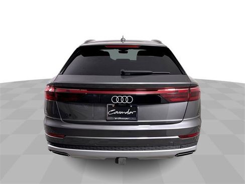 Used 2024 Audi Q8 Premium Plus image 7