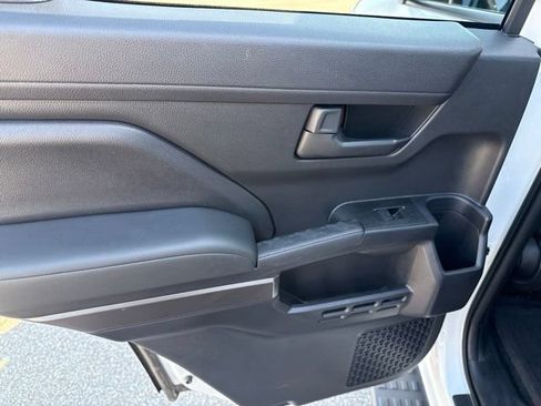 Used 2025 Toyota 4Runner SR5 AWD/4WD image 23