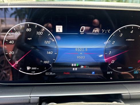 Used 2025 Mercedes-Benz GLS 450 4MATIC image 3