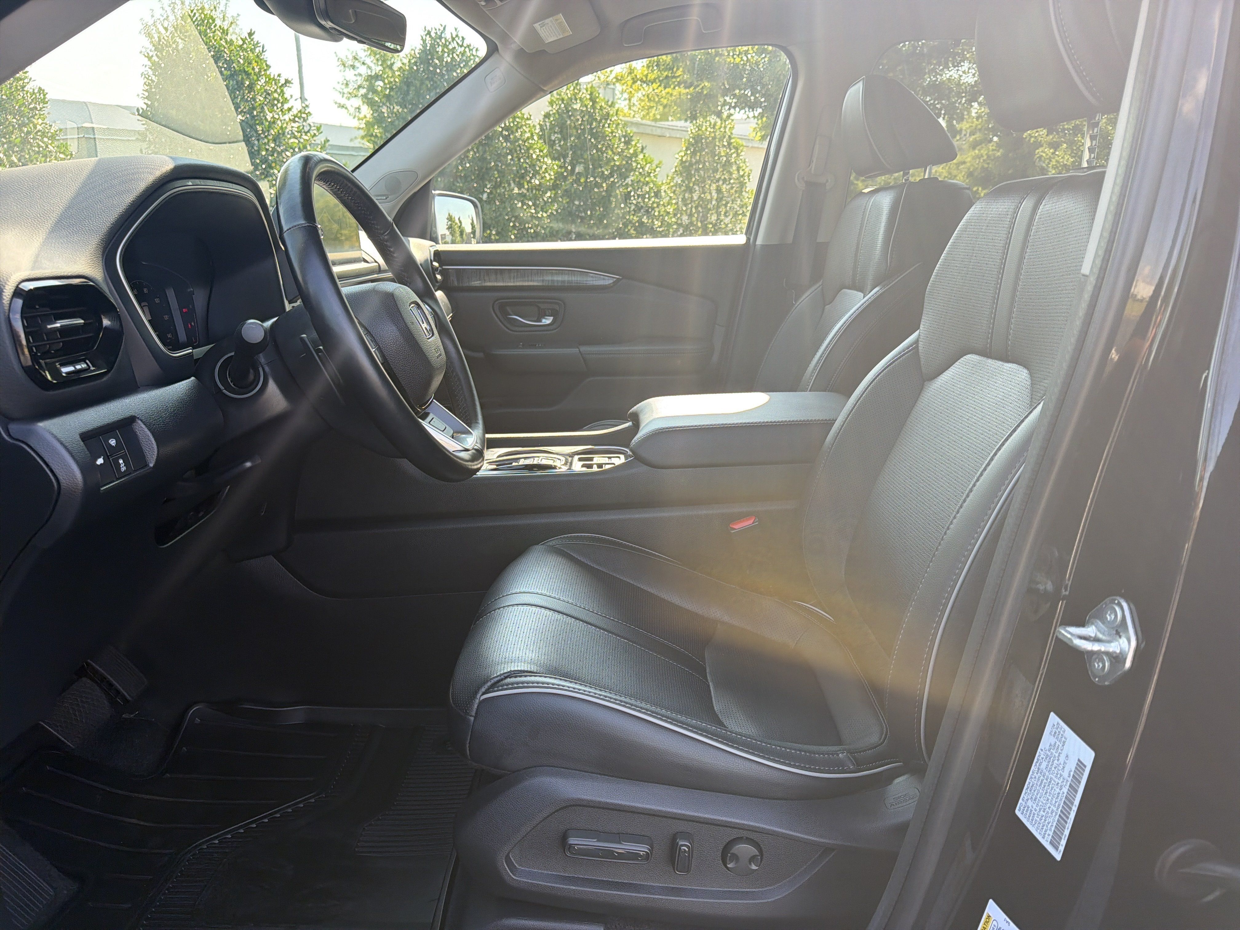 Used 2024 Honda Pilot Elite image 24