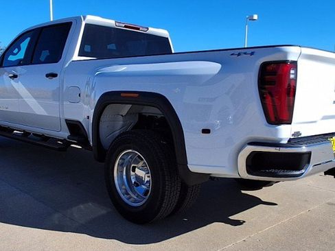 New 2026 GMC Sierra 3500 Pro image 6