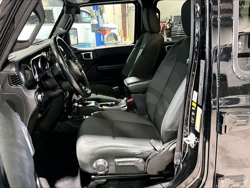 Used 2021 Jeep Wrangler Unlimited Sport image 21