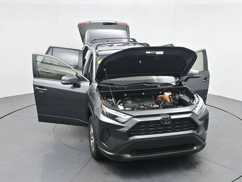 Used 2025 Toyota RAV4 XLE image 40